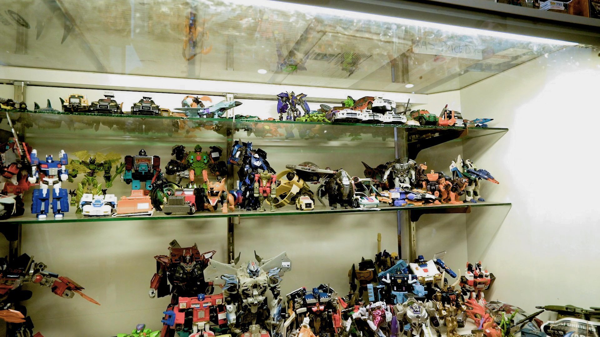 ACTION FIGURE ADVENTURE