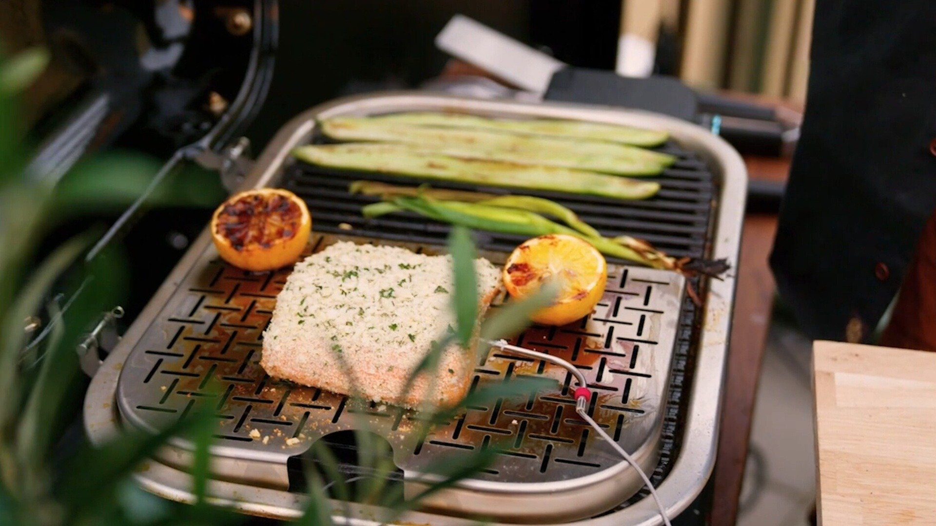 4. Grillparty - Sommarsallad med lax & kött