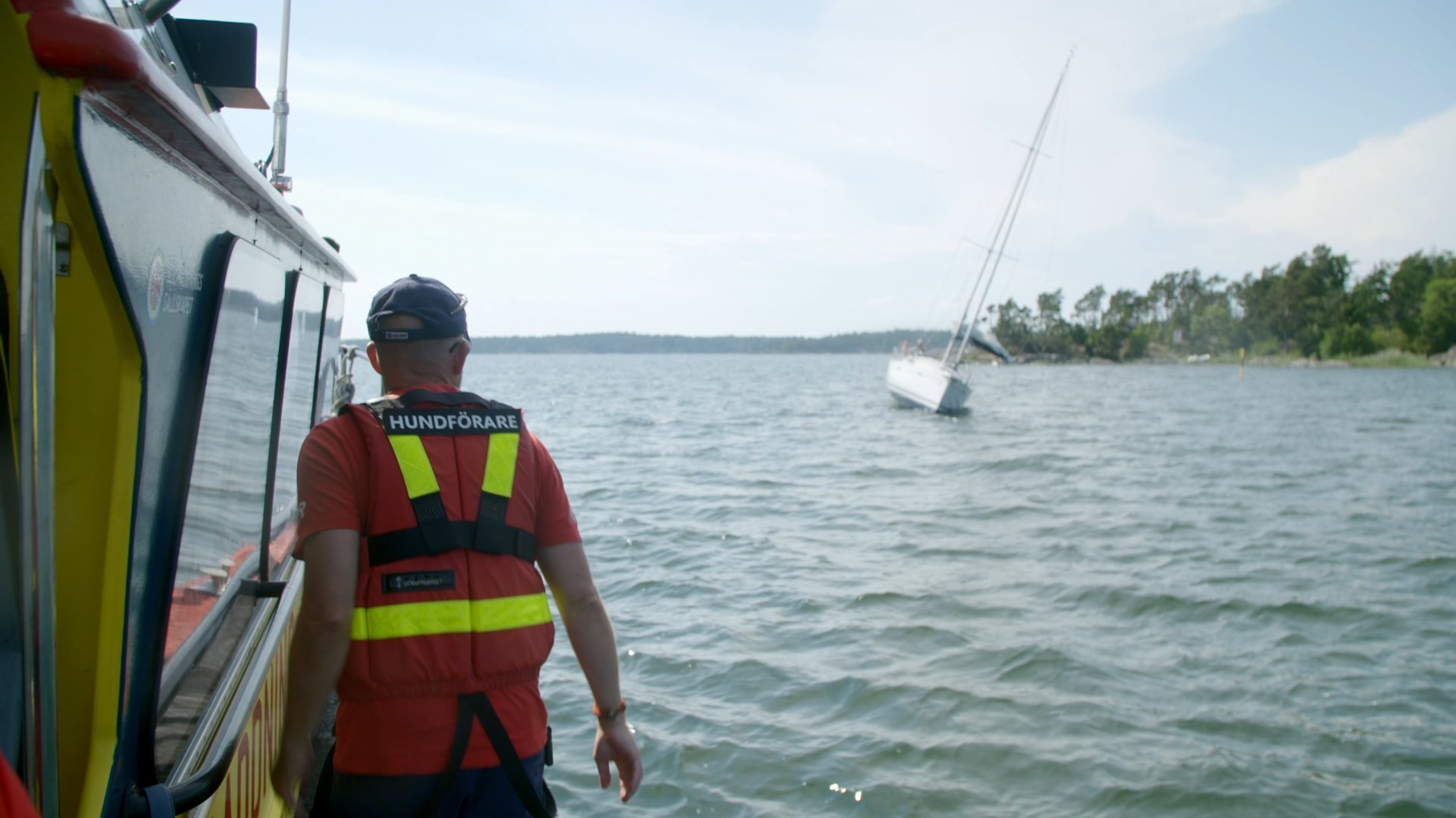 4. Efterlyst man på ö