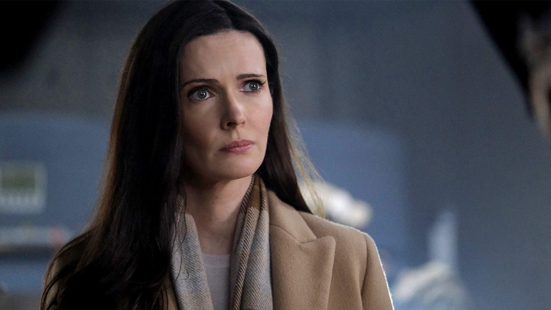 8. Holding the Wrench