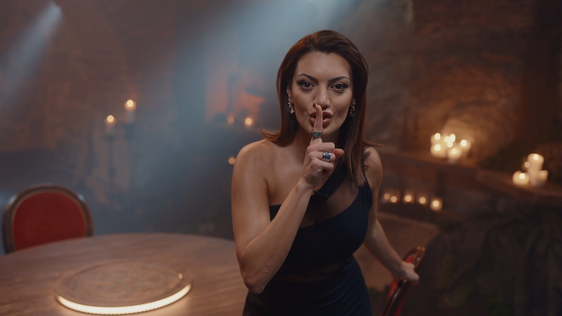 1. Gravkammaren - Att hålla masken