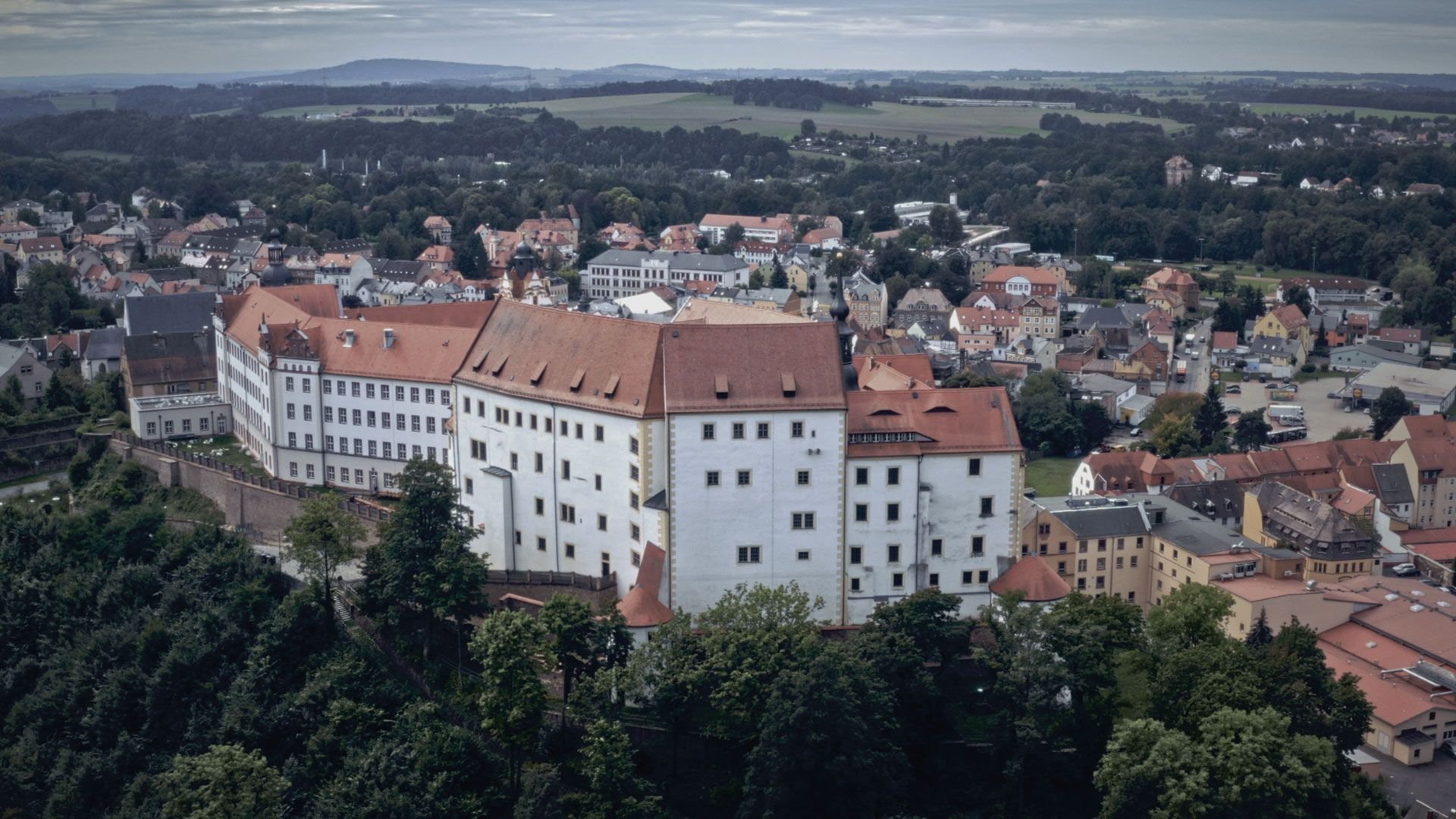 2. Mörknande stridstorn