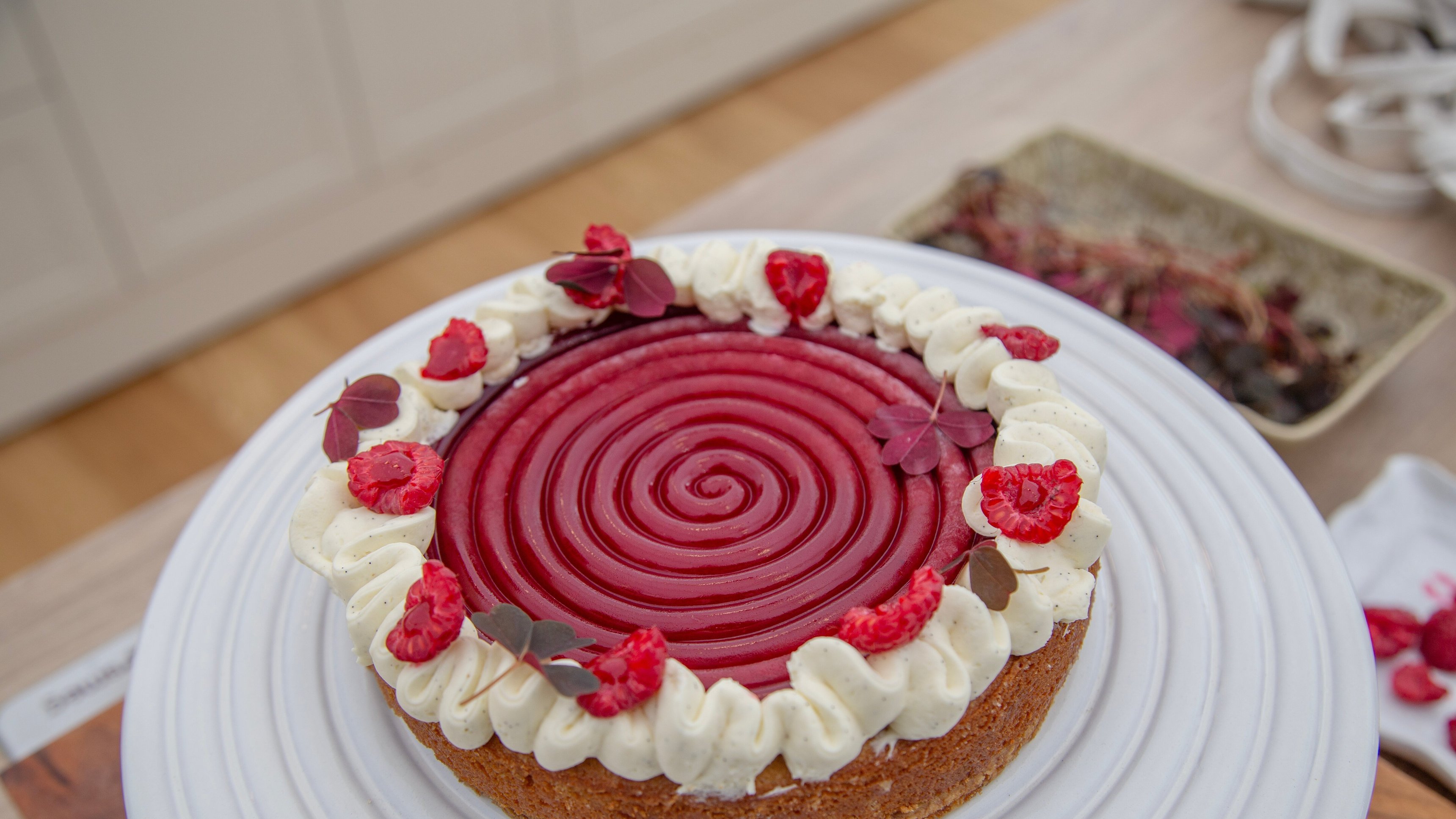 2. Hybridkladdkaka & Red velvet lava cake