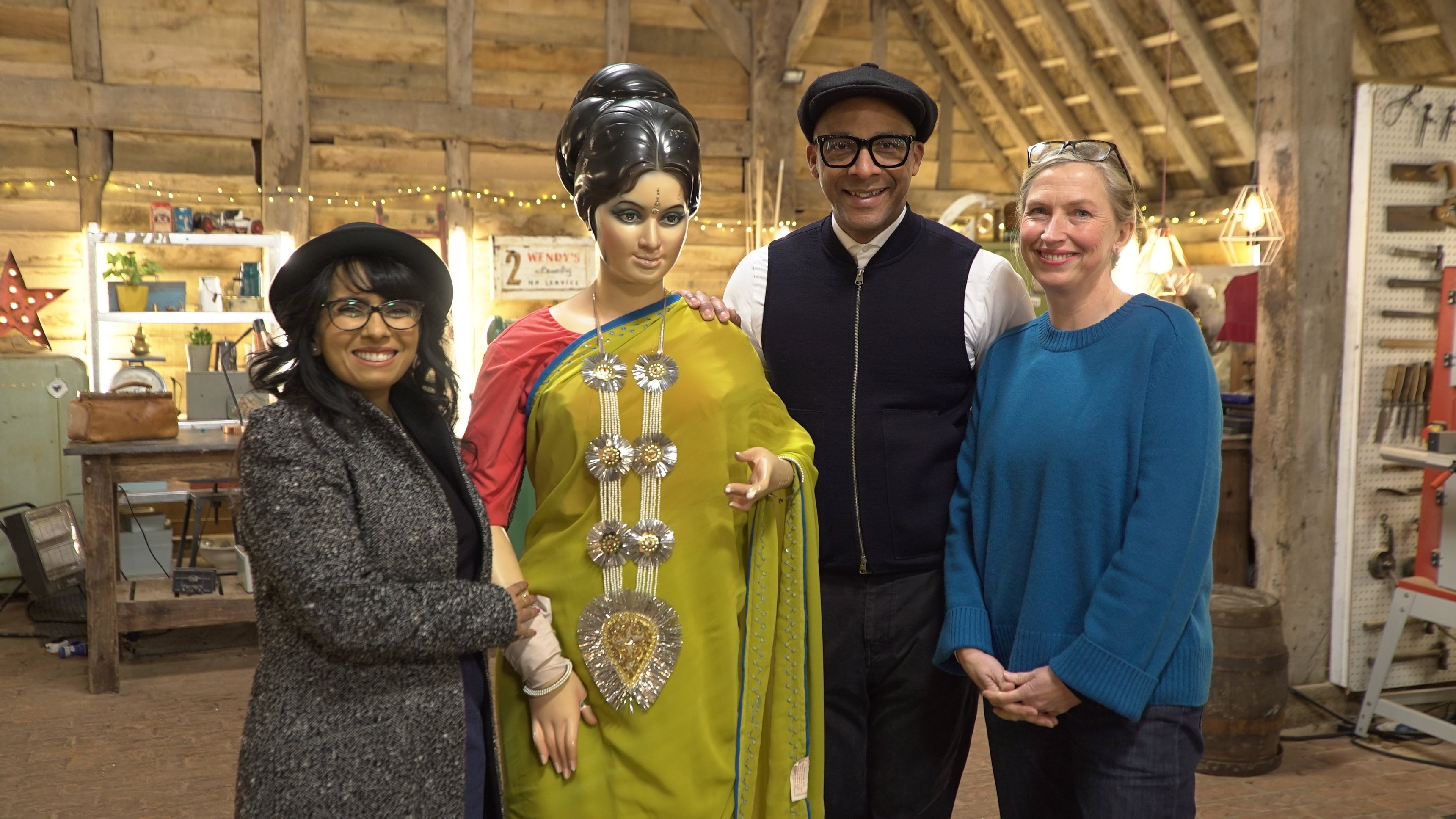 57. Bollywood Statue, Blondin Box, Record Player