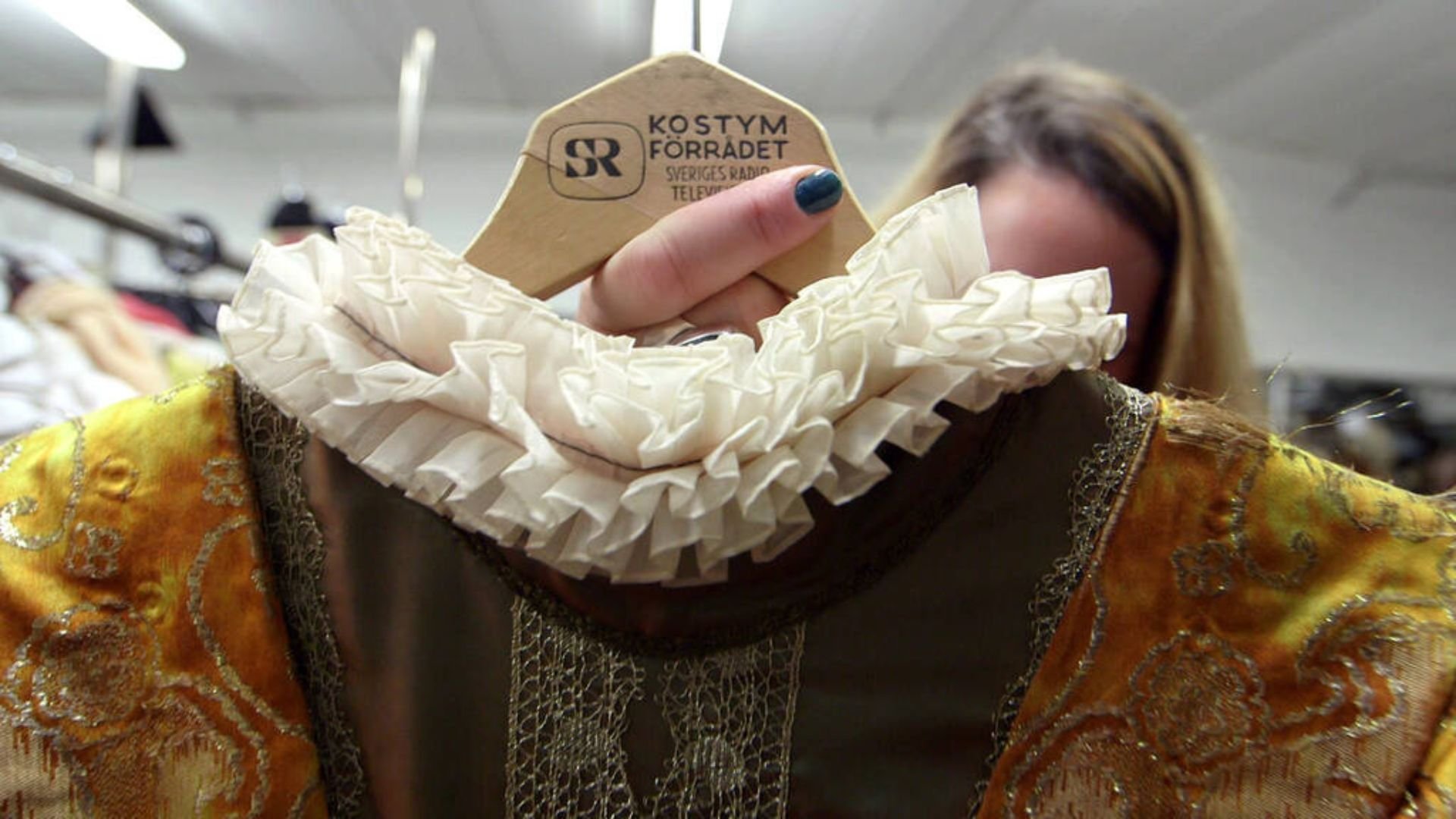 3. Bakom kulisserna i kostymförrådet