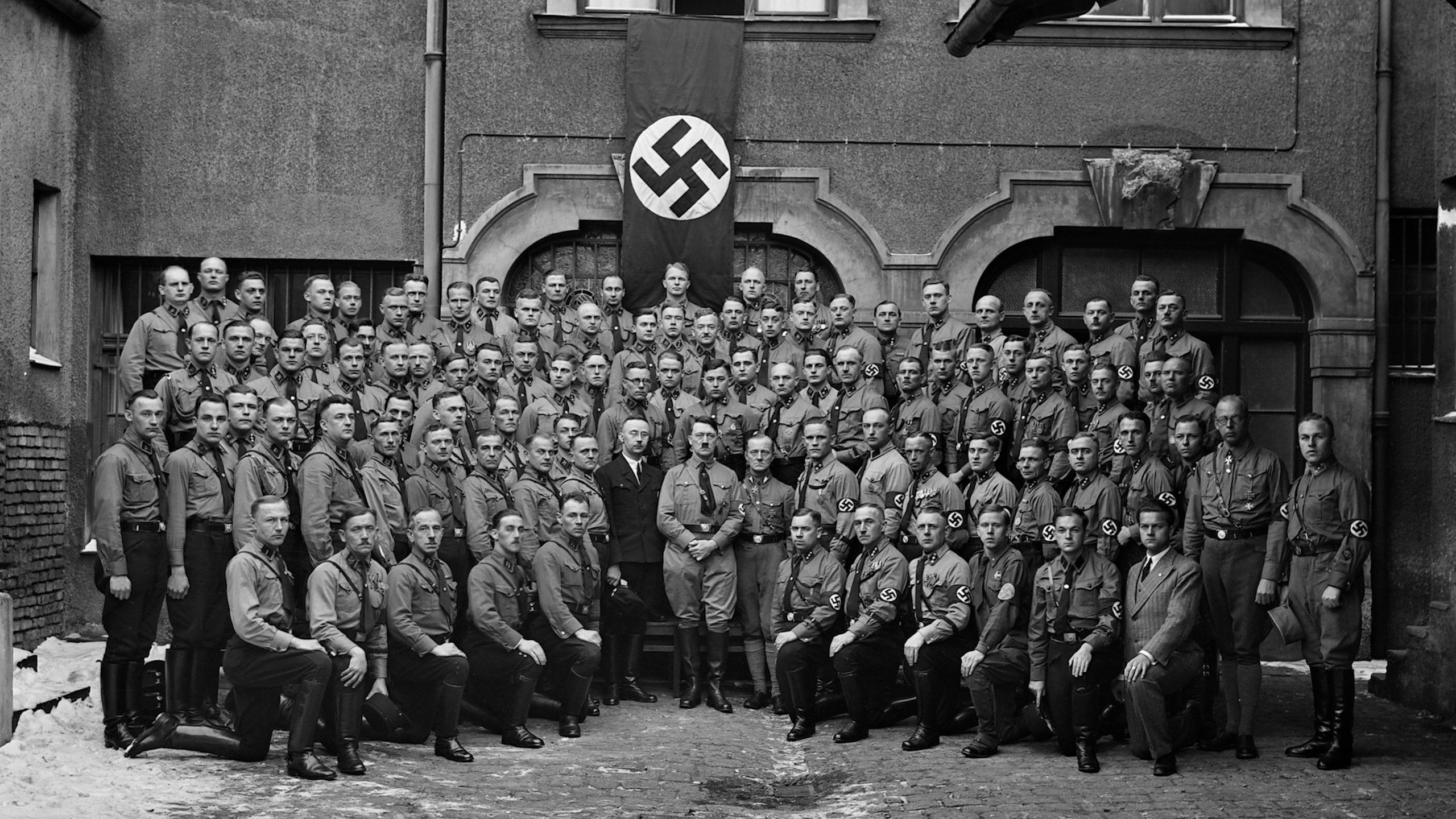 16. Geli Raubal och Eva Braun