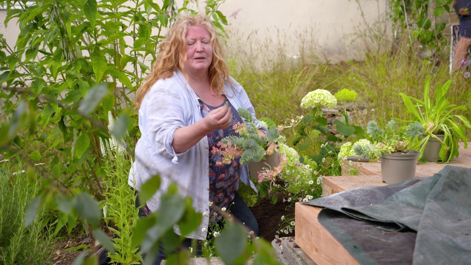 1. Garden Rescue S06 E001