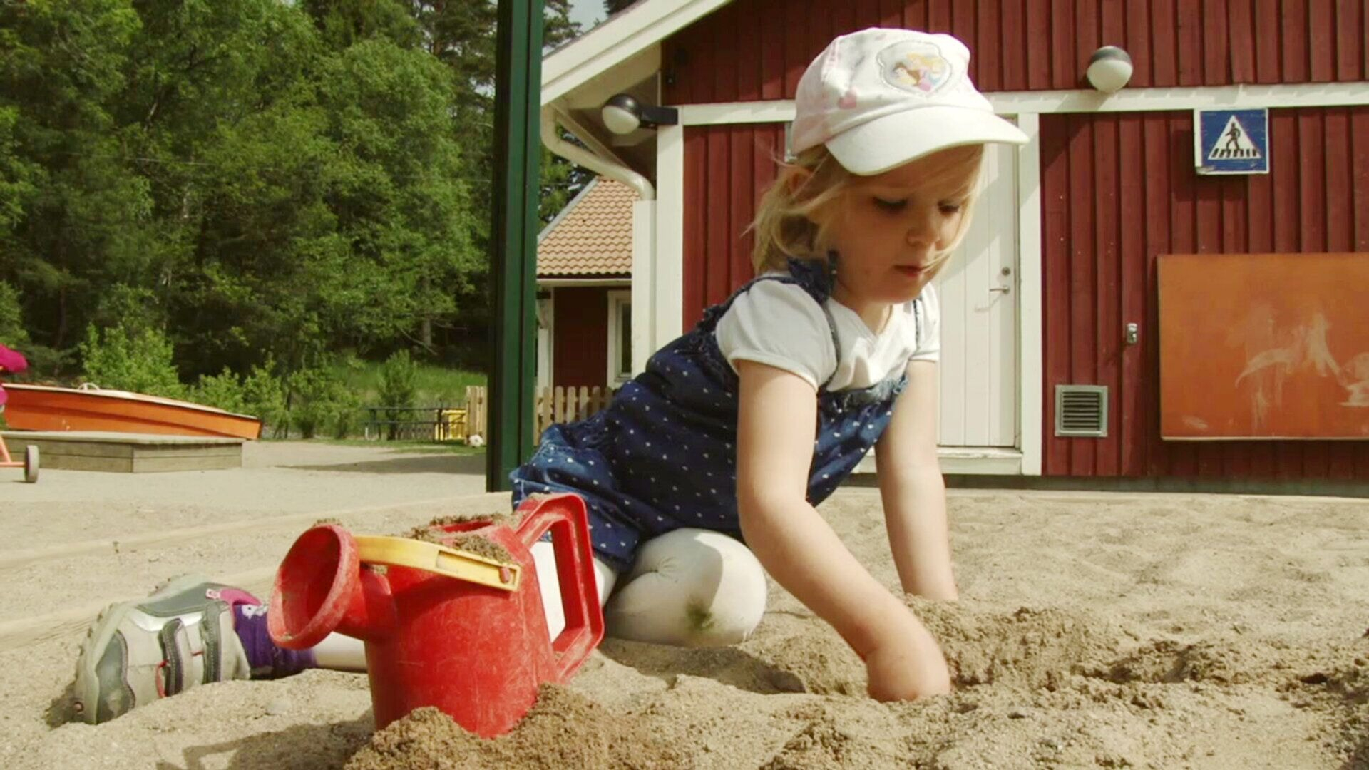11. Leka i sandlådan