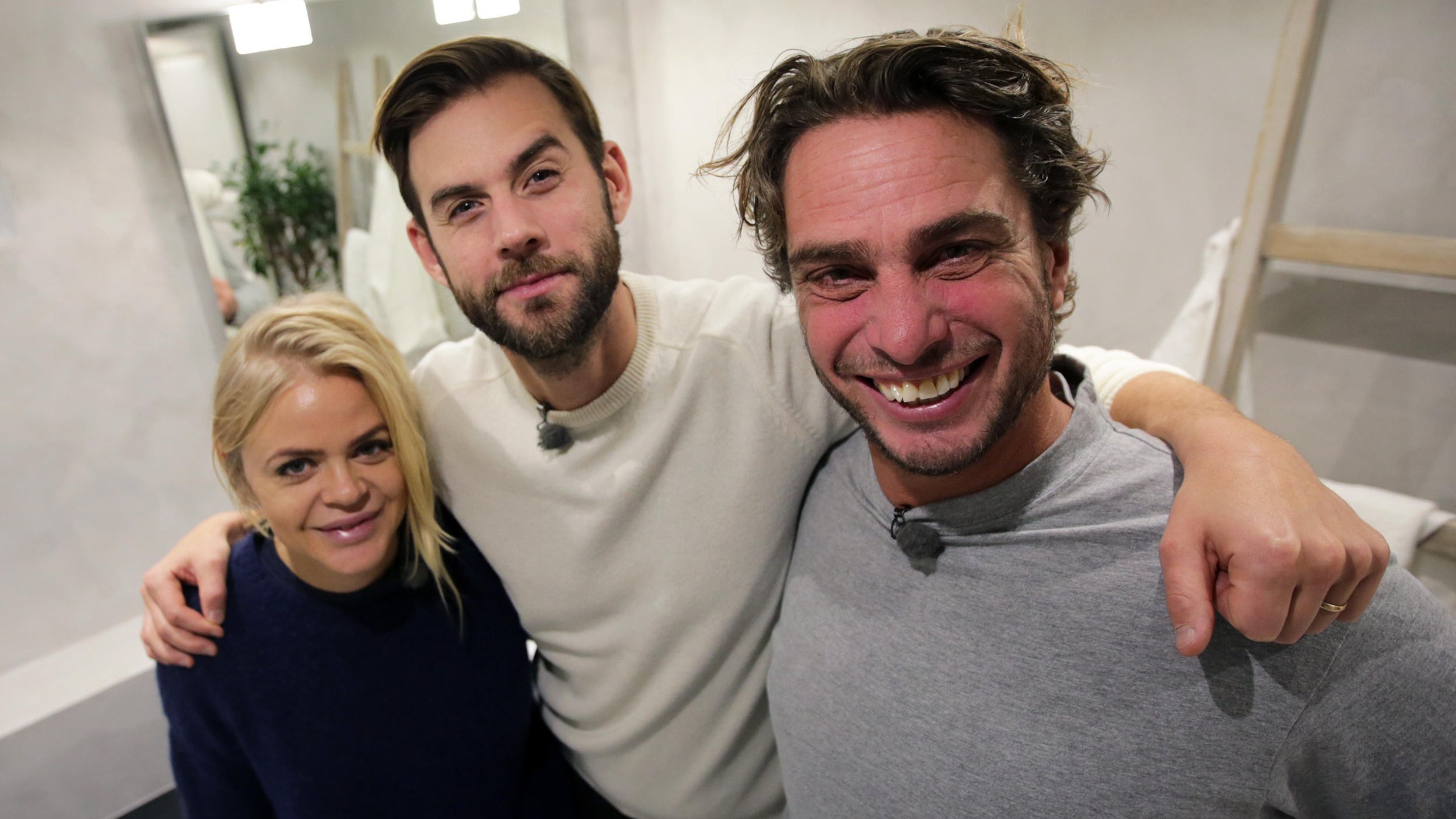 4. Anders knackar på S01 E004