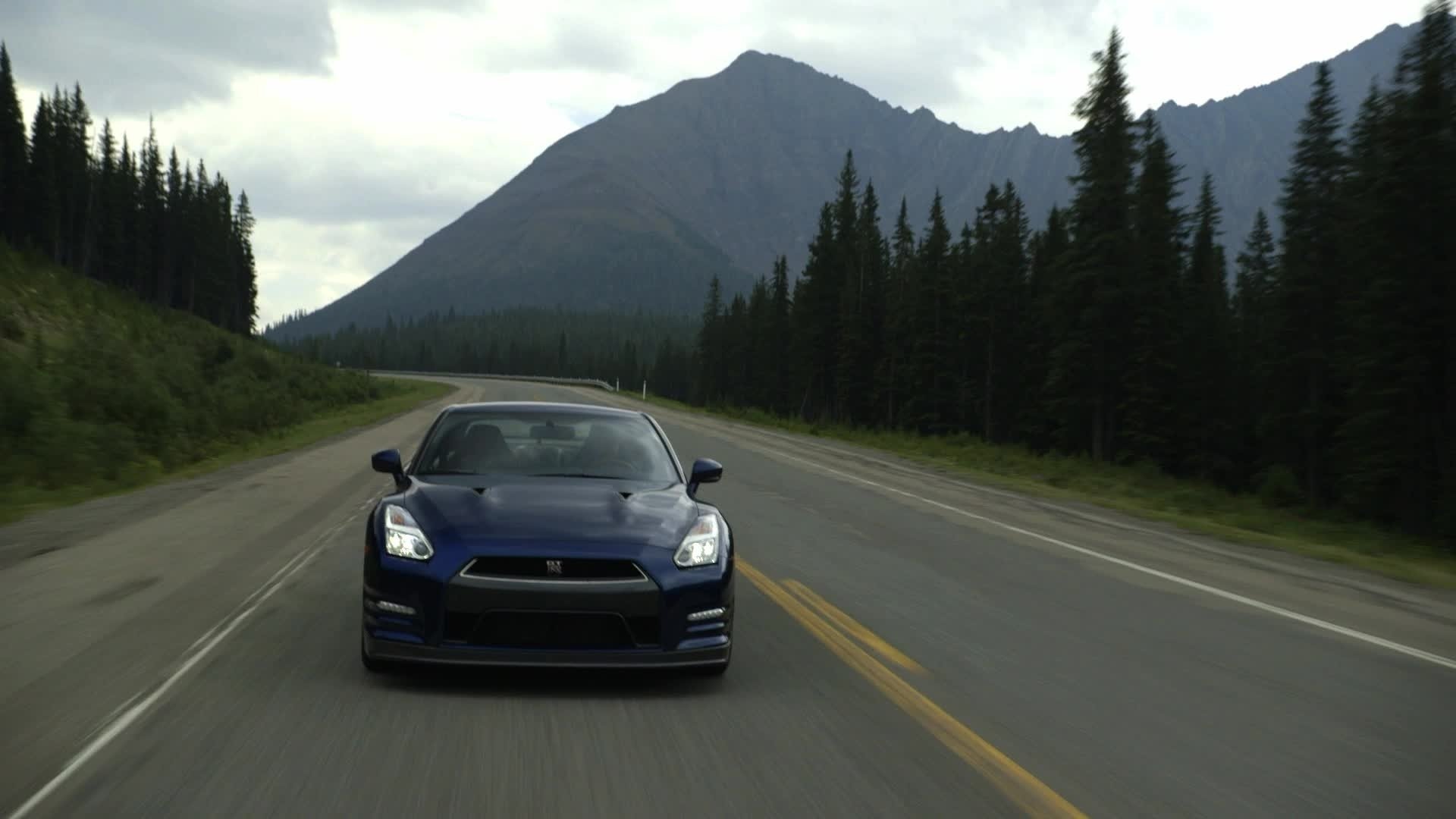 6. Epic Drives: Absolute Alberta! 2015 Nissan GT-R Black Edition Flies Thru Canadian Rockies!