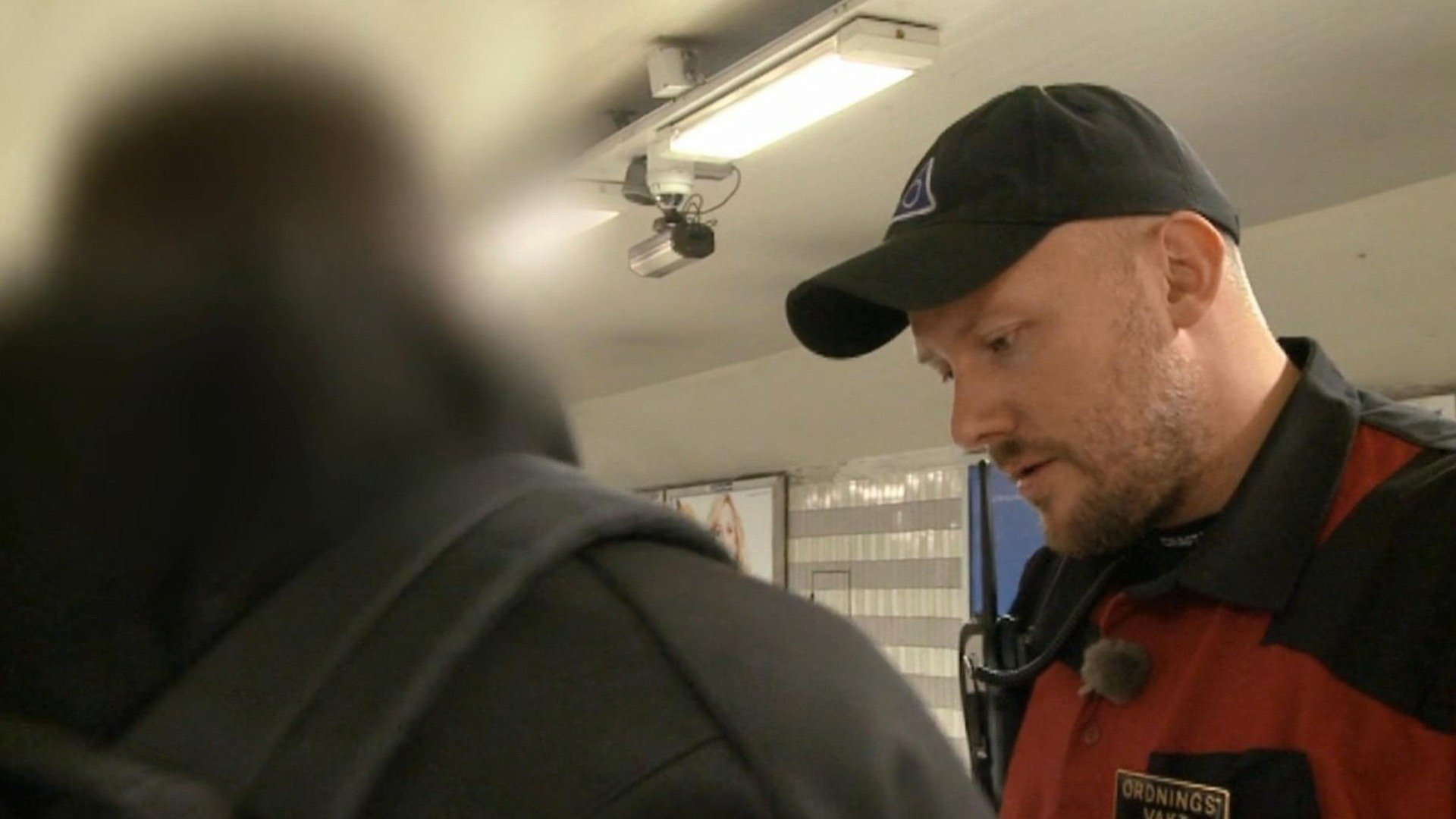 1. Vakterna får fullt upp vid löningshelg