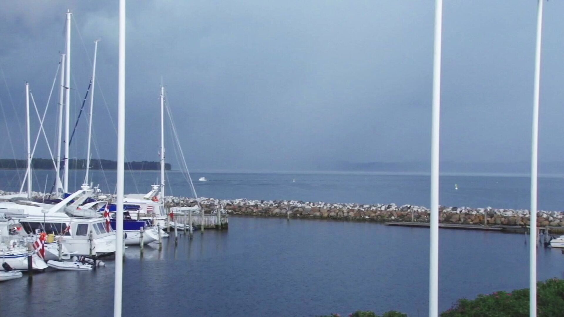 28. Regn i havet