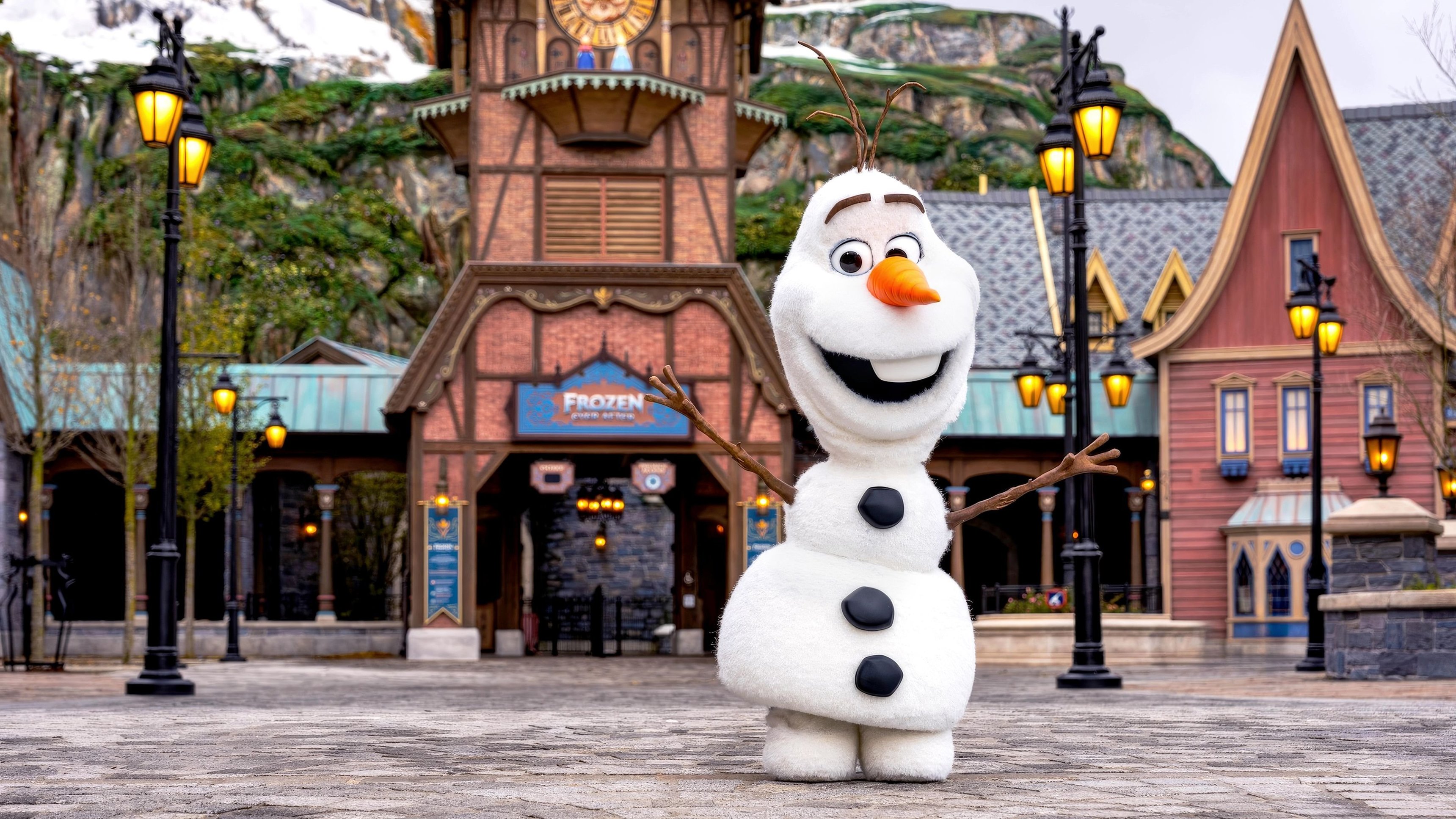 Disney+ Insider: World of Frozen