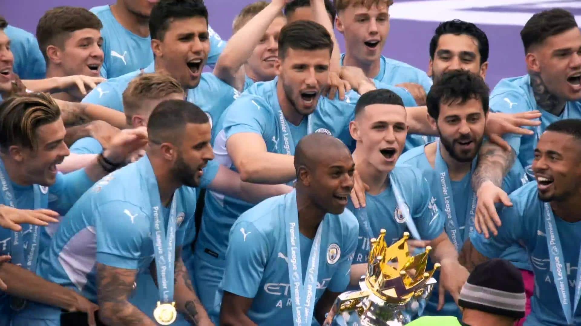 37. Fernandinho