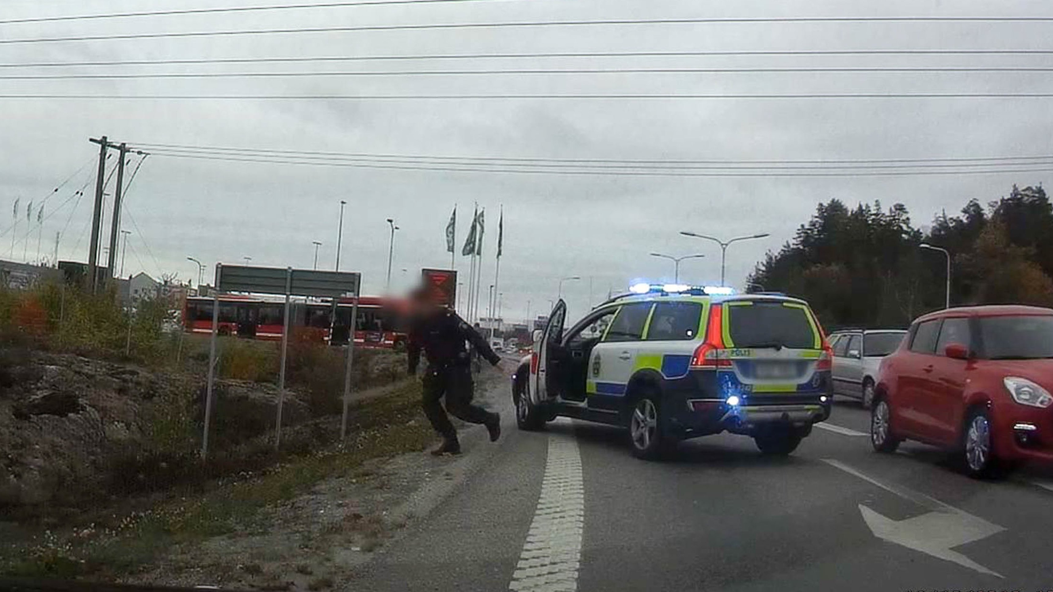 9. Beväpnad förare